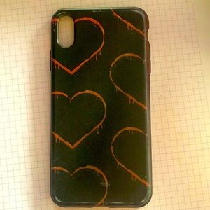 iPhone XS Max case,bleeding 🩸 heart ♥️ Yungblud inspired,used but still useful.